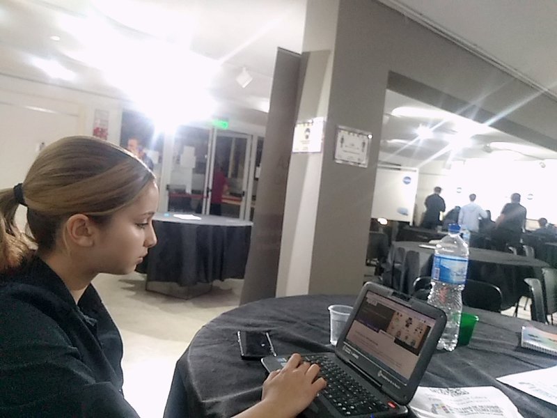 Trabajando en la sede.