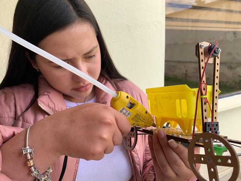 We began to join the wood with the car