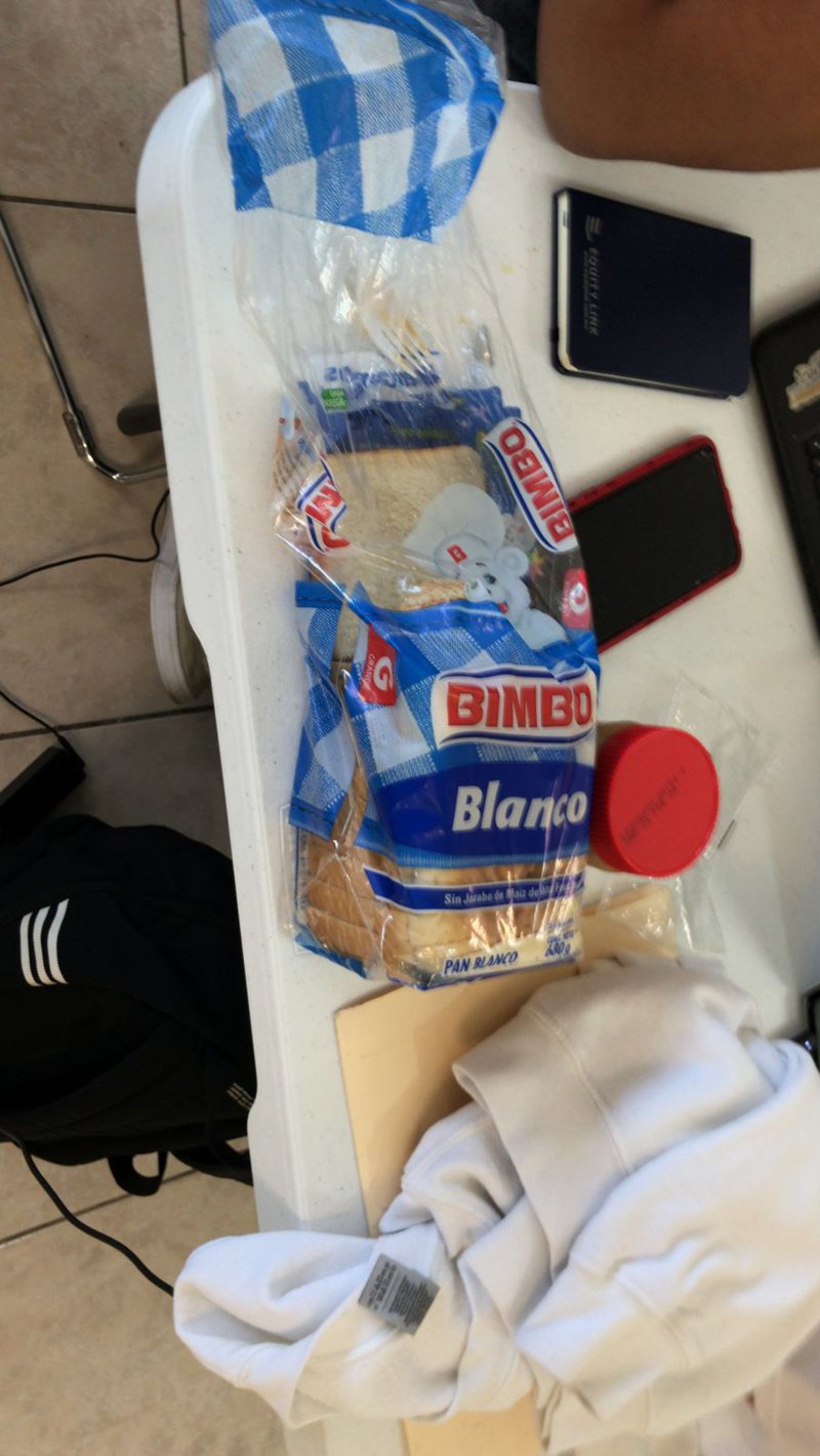 Obviously we couldn't skip the breakfast, Sooo we broght a loaf of bread and some peanut butter, properly for a champions breakfast