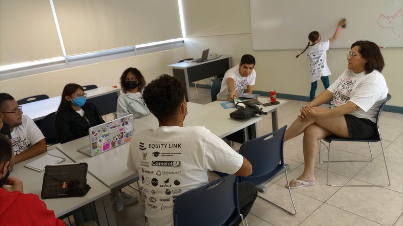 Mentoring We received the advice of our mentors, where they gave us feedback on the project as well as our areas of opportunity to improve the development of the project.